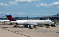 N923DN @ KDCA - Gate 17 National - by Ronald Barker