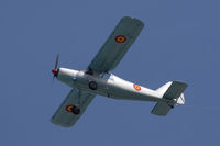 EC-CFN @ LECU - Towing a glider at a monthly flying display of the Fundación Infante de Orleans collection at Cuatro Vientos, Madrid.