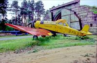 D-FOLO @ EDAV - Finow Air Museum Germany 2.5.04 - by leo larsen