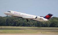 N813AY @ DTW - Delta Connection CRJ-200