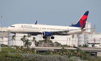N814DN @ FLL - Delta - by Florida Metal