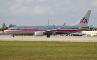 N833NN @ MIA - American - by Florida Metal