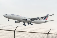 F-GLZH @ CYYZ - Landing runway 23 at Toronto Pearson - by BlindedByTheFlash