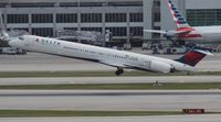 N912DN @ MIA - Delta MD-90