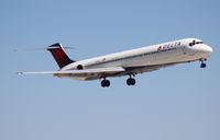N917DL @ MIA - Delta MD-88