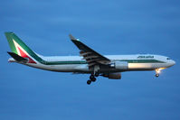 EI-EJI @ LIRF - Landing - by micka2b