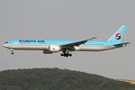 HL8250 @ LOWW - Korean Air B777-300 - by Andy Graf - VAP