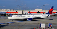 N812DN @ KATL - Taxi Atlanta - by Ronald Barker