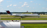 N920DL @ KATL - Taxi Atlanta - by Ronald Barker