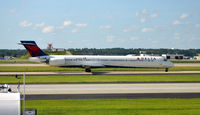 N948DN @ KATL - Taxi Atlanta - by Ronald Barker