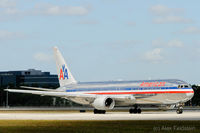 N355AA @ MIA - Miami