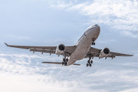 C-GTSZ @ CYYZ - Short final for 05 at Toronto Pearson - by Robert Jones