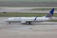 N73283 @ KIAH - Boeing 737-800