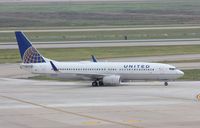 N27239 @ KIAH - Boeing 737-800