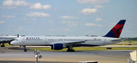 N6711M @ KATL - Taxi Atlanta - by Ronald Barker