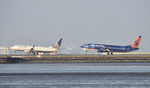N813SY @ KSFO - Parallel approach and landing at SFO - by Todd Royer