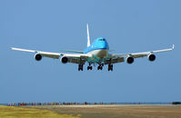 PH-BFB @ TNCM - PH-BFB landing at TNCM - by Daniel Jef
