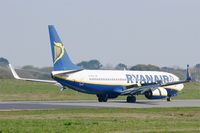 EI-DYE @ LFRB - Boeing 737-8AS, Reverse thrust landing rwy 07R, Brest-Bretagne Airport (LFRB-BES) - by Yves-Q