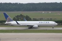 N675UA @ KIAH - Boeing 767-300 - by Mark Pasqualino