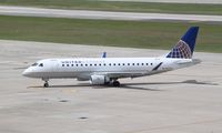 N89313 @ KIAH - ERJ 170-200 LR