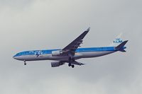 PH-AKF @ YVR - KL681 from AMS