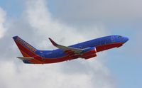 N7742B @ KFLL - Boeing 737-700 - by Mark Pasqualino
