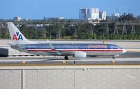 N962AN @ KFLL - Boeing 737-800 - by Mark Pasqualino