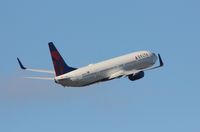 N821DN @ KFLL - Boeing 737-900ER - by Mark Pasqualino