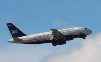 N754UW @ KFLL - Airbus A319 - by Mark Pasqualino