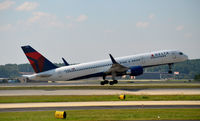 N555NW @ KATL - Taxi Atlanta - by Ronald Barker
