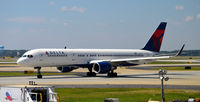 N622DL @ KATL - Taxi Atlanta - by Ronald Barker