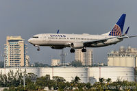 N76528 @ FLL - Ft. Lauderdale - by Alex Feldstein