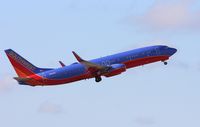 N8605E @ KFLL - Boeing 737-800 - by Mark Pasqualino