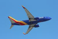 N905WN @ KFLL - Boeing 737-700 - by Mark Pasqualino