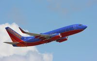 N231WN @ KFLL - Boeing 737-700 - by Mark Pasqualino
