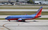 N925WN @ KFLL - Boeing 737-700 - by Mark Pasqualino