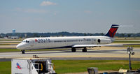 N903DE @ KATL - Taxi Atlanta - by Ronald Barker