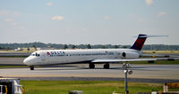 N912DL @ KATL - Taxi Atlanta - by Ronald Barker