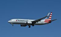 N824NN @ KLAS - American Airlines, here on short finals at Las Vegas Int'l(KLAS) - by A. Gendorf
