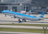 LV-CSX @ MIA - Aerolineas Argentinas