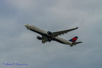 N821NW @ SEA - Departing SeaTac airport - by Michael Kinnsy