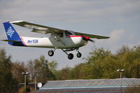 PH-TGB - De PH-TGB landend op vliegveld Hoogeveen. - by Hans Dekker