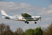 PH-ZZF @ EHHO - Cessna T207-A SOLOY PH-ZZF landend op Hoogeveen. - by Hans Dekker