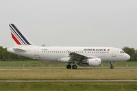 F-GRHX @ LFRB - Airbus A319-111, Taxiing to holding point rwy 25L, Brest-Bretagne Airport (LFRB-BES) - by Yves-Q