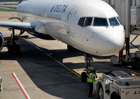 N6705Y @ KATL - Pushback Atlanta - by Ronald Barker