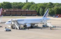 F-GKXN @ EDDT - Airbus A320 - by Mark Pasqualino