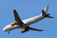 EC-MAX @ EGLL - Airbus A320-214 [4478] (Vueling Airlines) Home~G 22/08/2014. On approach 27R. - by Ray Barber