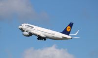 D-AIZV @ EDDT - Airbus A320