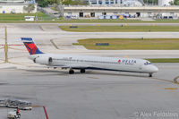 N941DN @ FLL - Ft. Lauderdale - by Alex Feldstein