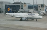 D-AIZI @ EDDF - Airbus A320